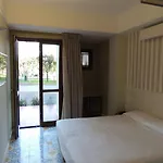 Zeus Hotel
