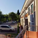 Zeus Hotel 3*