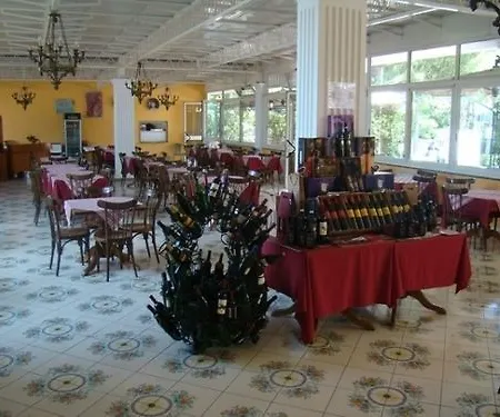 Otel Zeus 3*