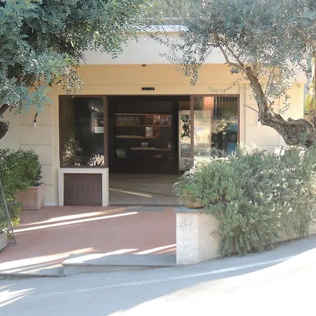 Zeus Otel 3*