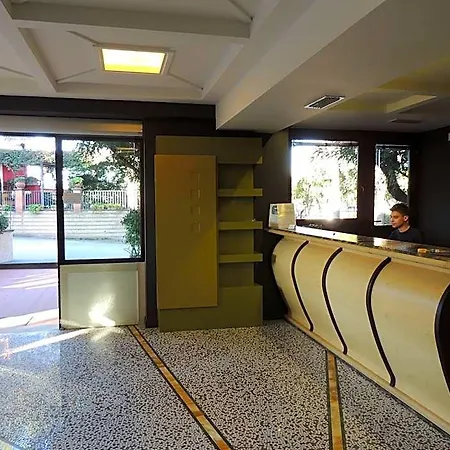 Hotel Zeus